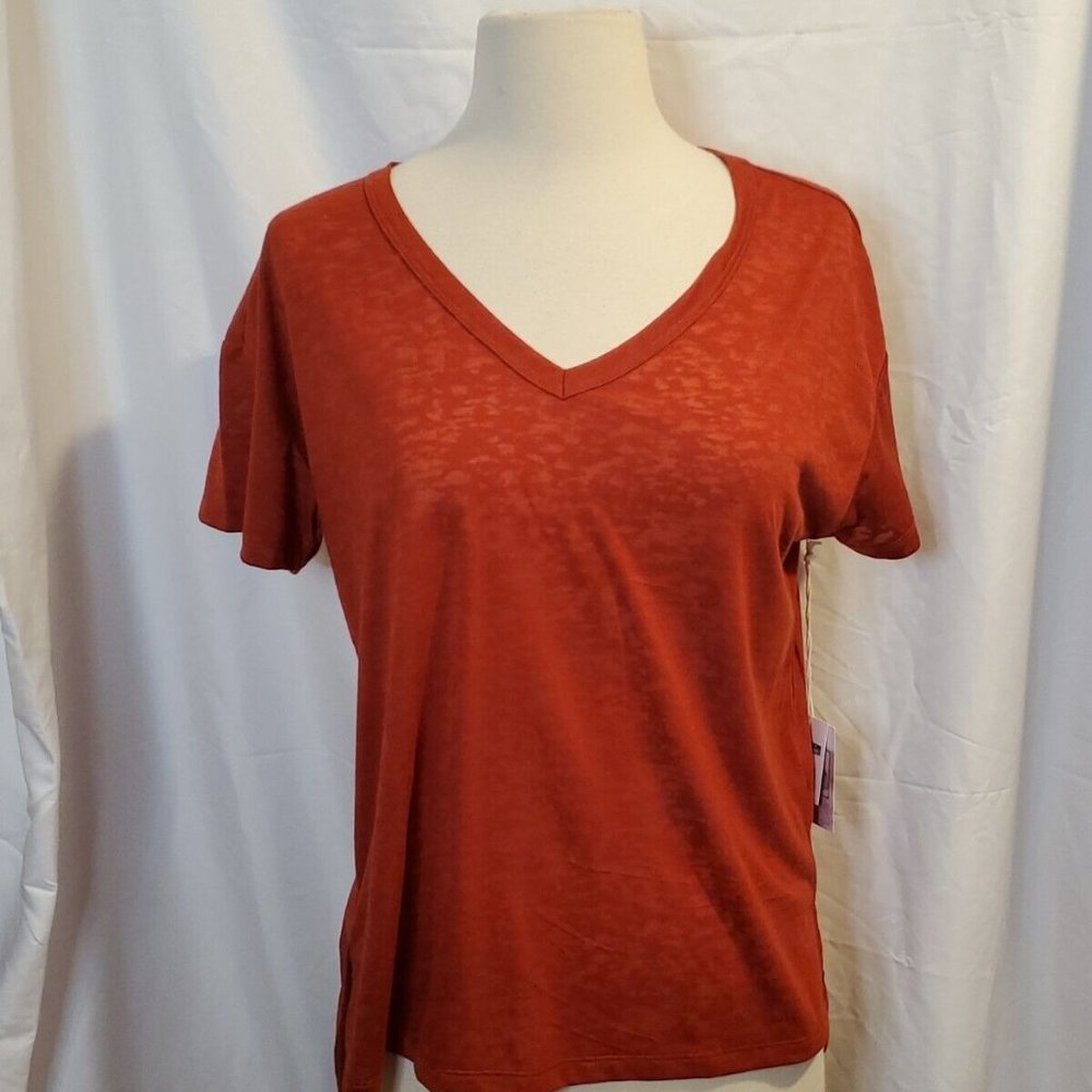NWT Jessica Simpson Short Sleeve Active Orange V-Neck T-Shirt Medium New W/Tags